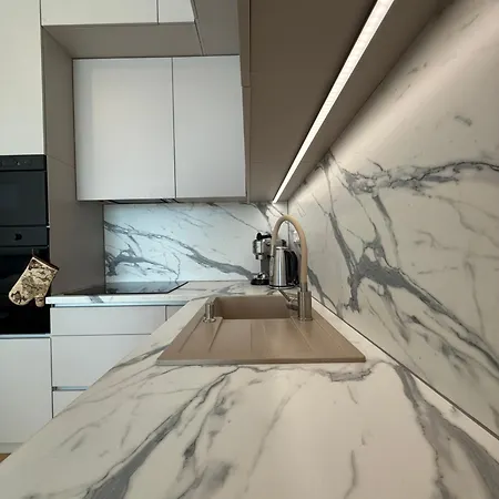 Liv Cashmere Nest W Balcony, Ac & Free Parking Apartmán