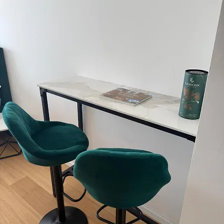 Modern - Parking - Ac Apartment Pressburg