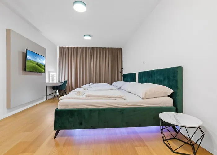 Liv Cashmere Nest W Balcony, Ac & Free Parking * Bratislava